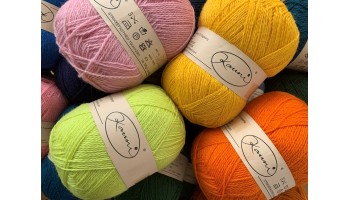 SINGLE BALL YARNS